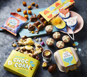 marksandspencer_VELIKONOCE23_popcorn s volskym okem z bile cokolady_maxi tabulka cokolady s mini vajicky 229Kc_zvireci lizatka 69,90Kc_krepelci kropenata vejce 59,90Kc_vejce na hnilicku_219Kc.jpg